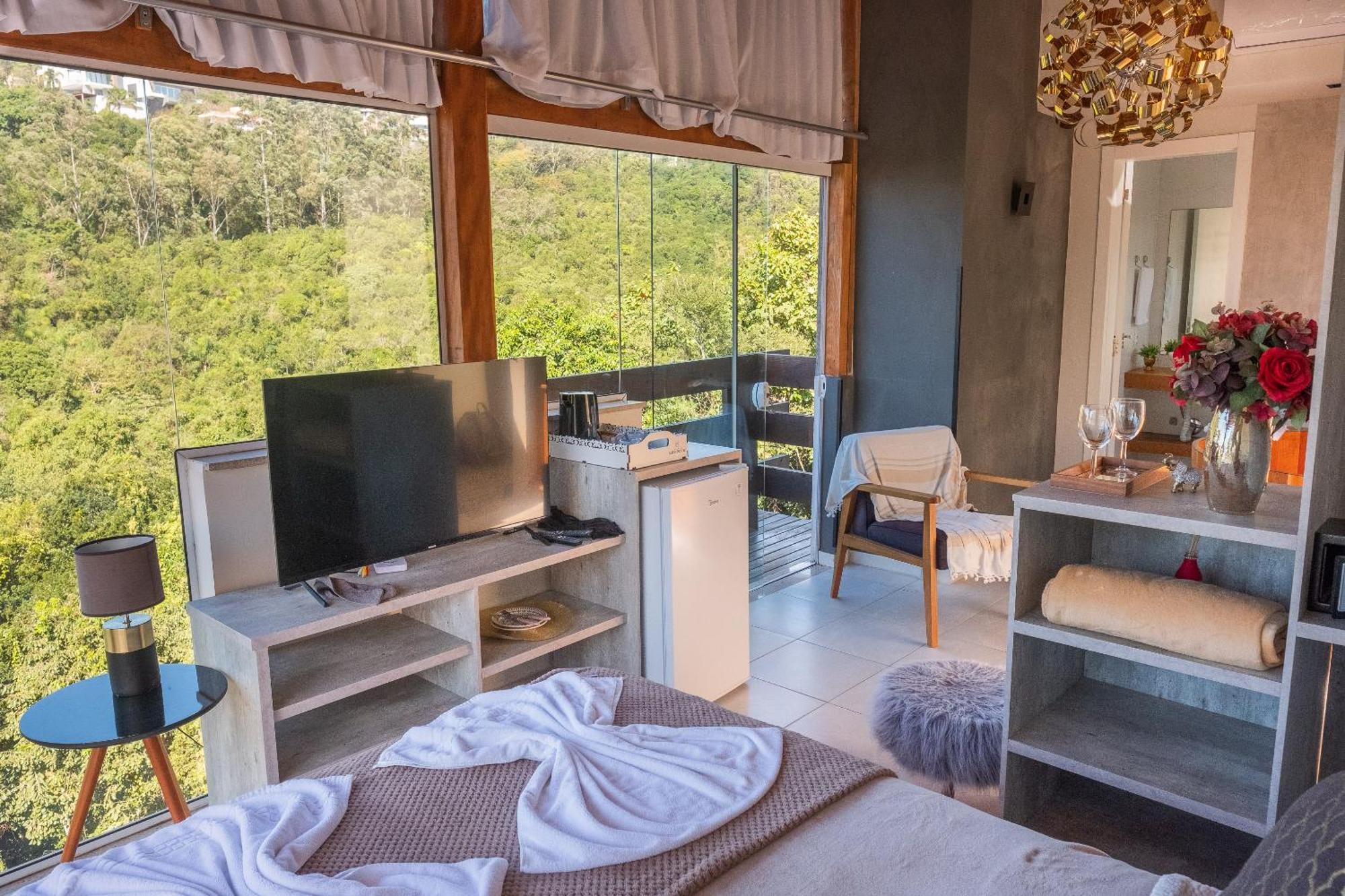 Bombinhas Guest House 3*