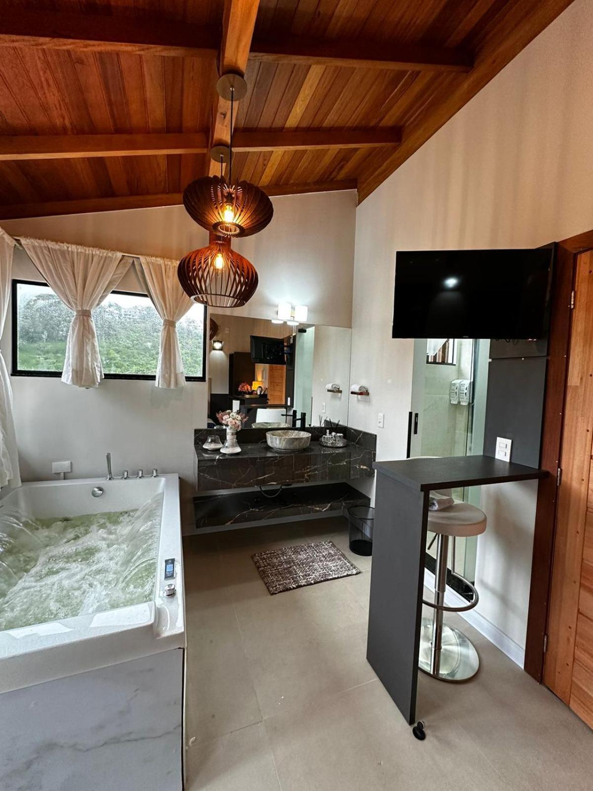 Bombinhas Guest House 3*
