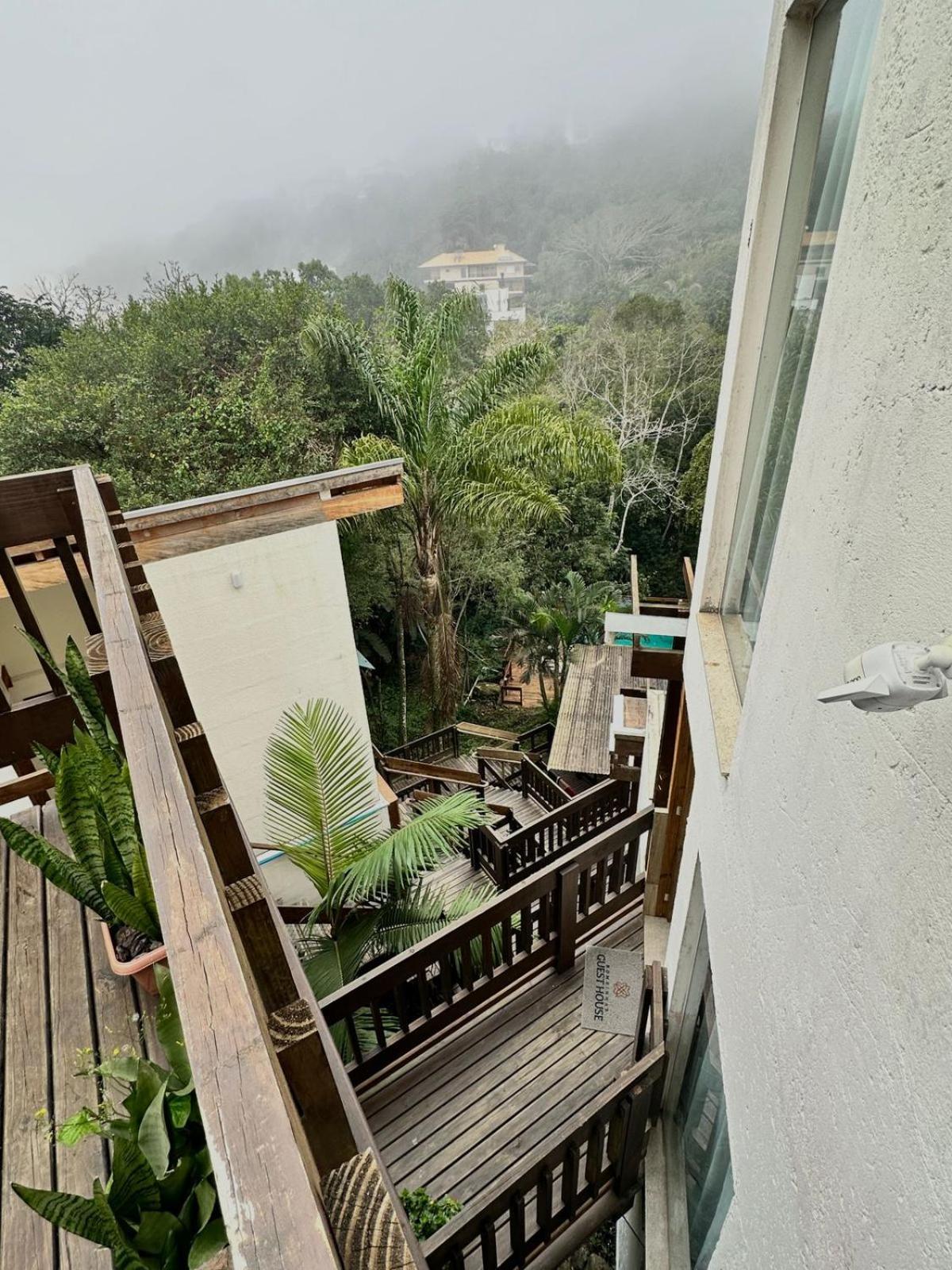 Inn Bombinhas Guest House