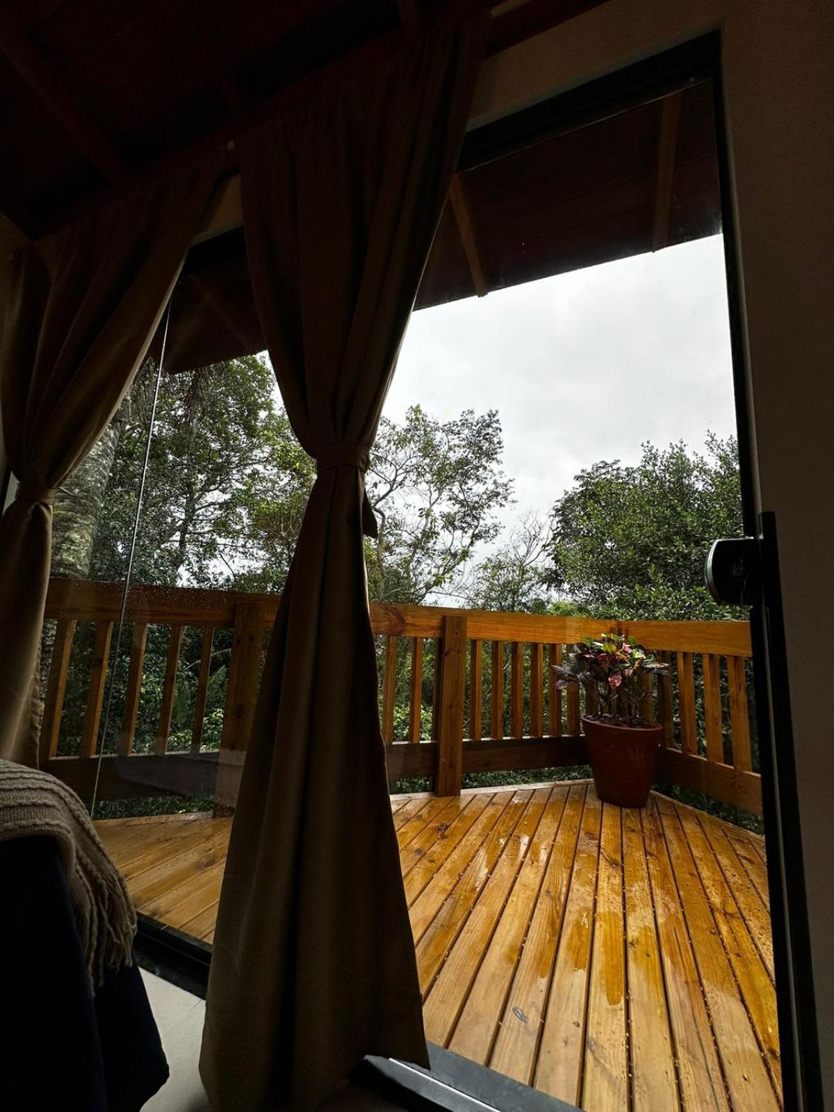 Bombinhas Guest House