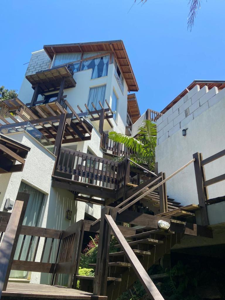 Inn Bombinhas Guest House