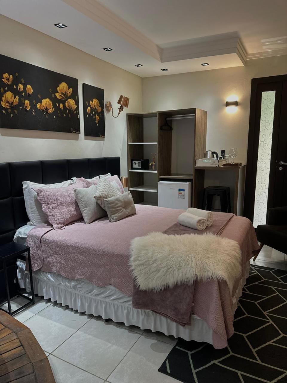 Bombinhas Guest House 3*